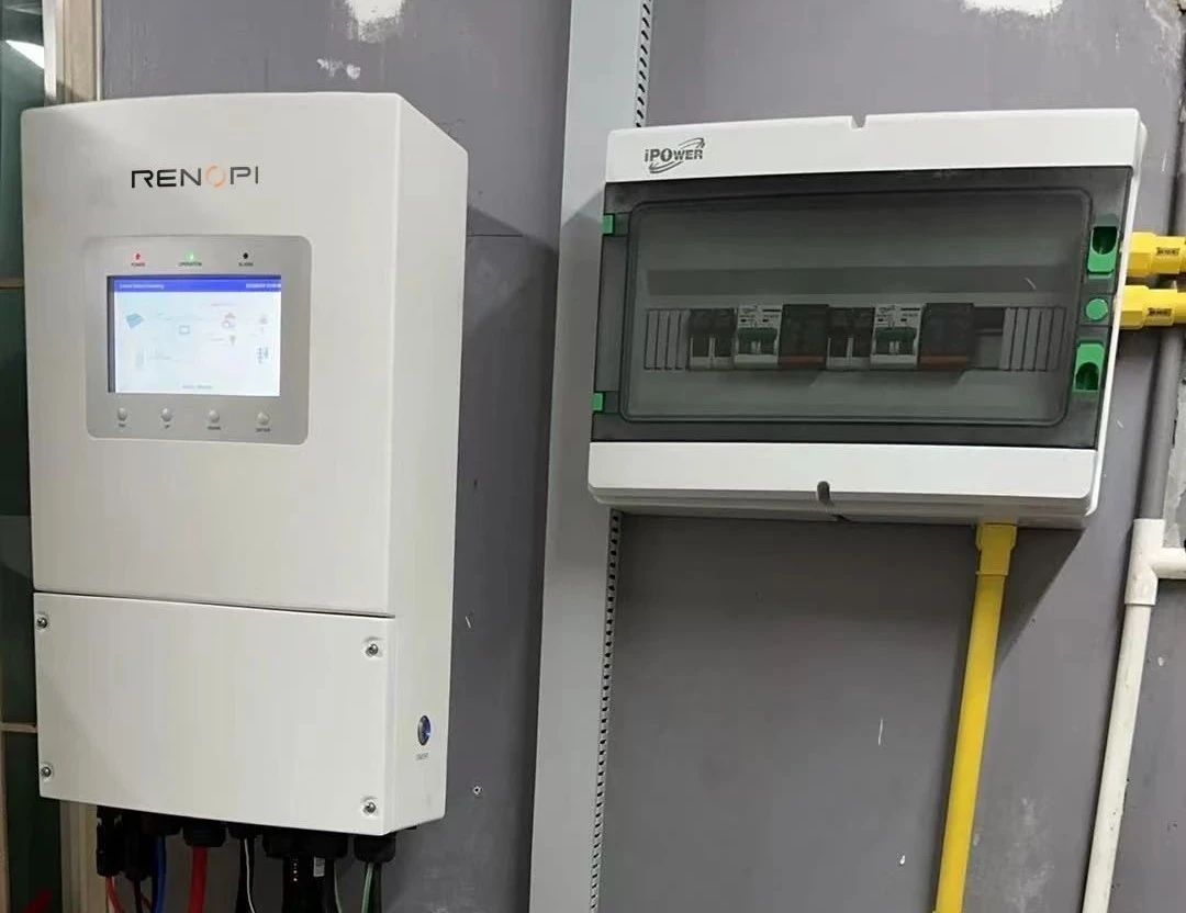 a RENOPi által Thaiföldön telepített napelemes energiatároló termékek